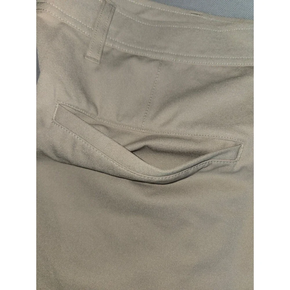 ​32 Degrees Cool Men's Beige Performance Shorts - Size 38 - Excellent Condition